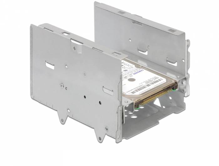 Kovový rám s nainštalovanou pevným diskom. Rám má skrutkové otvory určené na upevnenie v počítačovej skrinke.