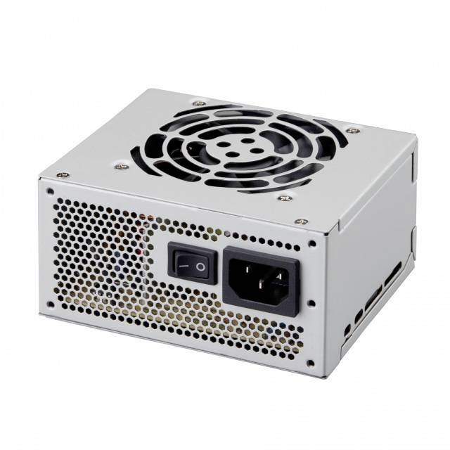 Šedý počítačový zdroj s ventilátorom a vypínačom.