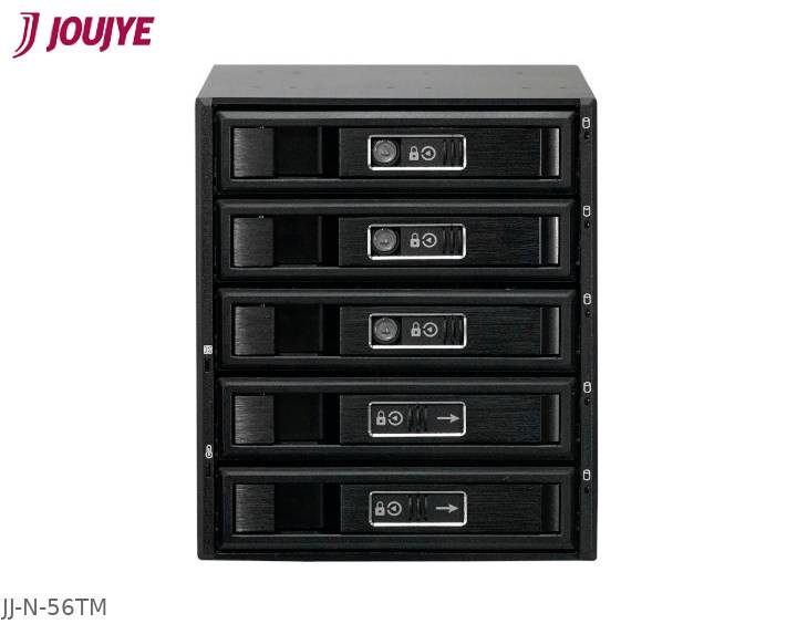 Päťdiskový externý box v čiernom dizajne so striebornými ovládacími prvkami.