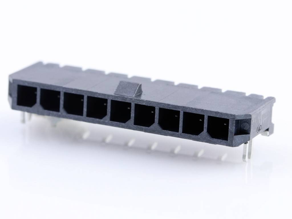 Čierny 10-pinový konektor so zástrčkovými lištami, typicky používaný pre elektronické obvody alebo pripojenia.