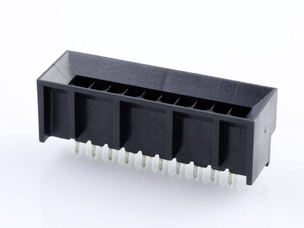 Čierny elektrický konektor s viacerými kovovými pinmi, určený pre elektronické pripojenia zariadení.