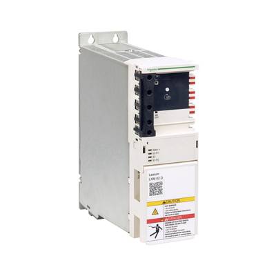 Elektrický reléový modul rozvádzača s výstražnými upozorneniami na prednej strane. Je navrhnutý pre priemyselné aplikácie.