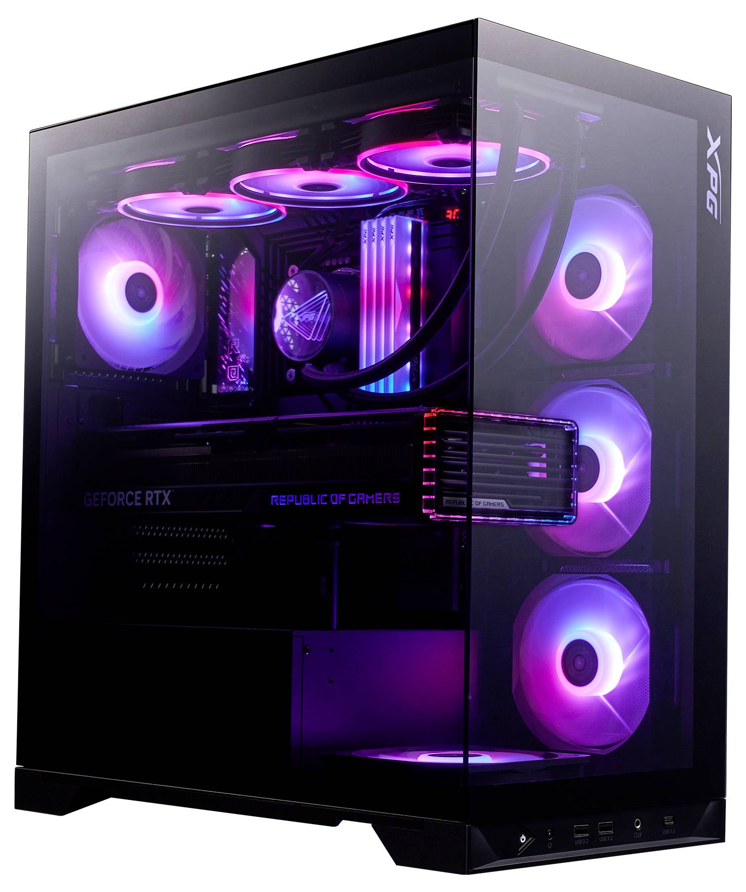 Herný počítač s priehľadným krytom ukazuje svietiacu RGB podsvietenie vo ventilátoroch a komponentoch.