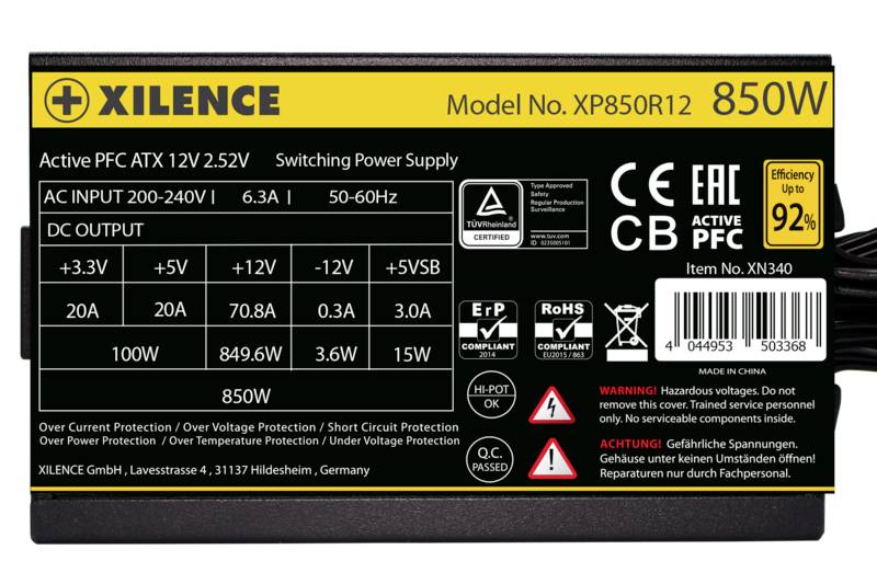 Štítok napájania od Xilence s modelovým číslom XP850R12, 850W. Podrobnosti o vstupnom a výstupnom prúde, certifikáciách a výstražných upozorneniach.