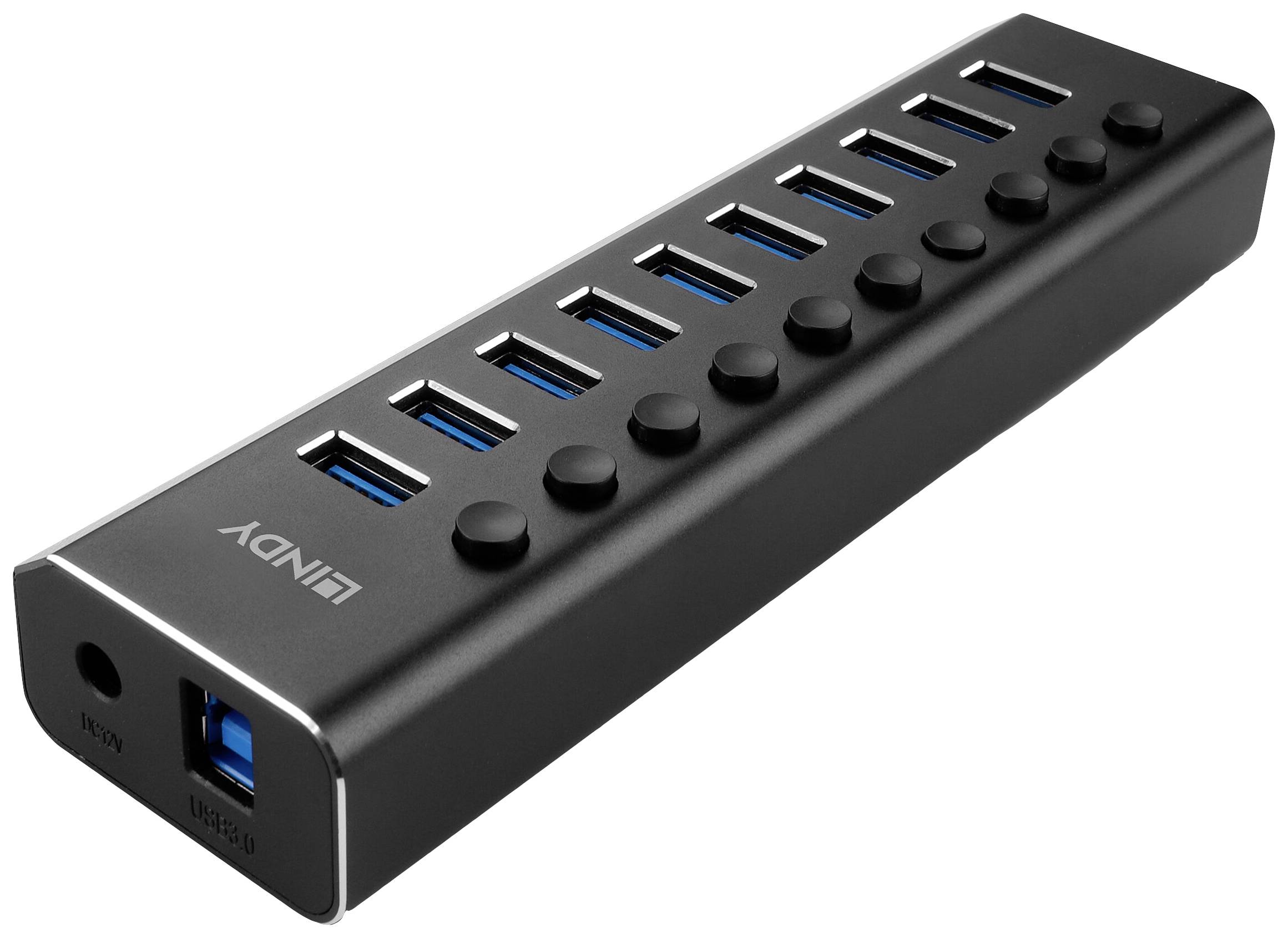 Čierny USB hub s 13 USB 3.0 portami, s modrou vnútornou farbou. Vľavo je viditeľný veľký USB konektor.