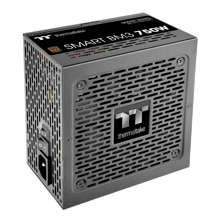 Čierna sieťová napájacia jednotka Thermaltake s nápisom 'SMART BM3 750W'. Ventilátor a sieťový konektor sú viditeľné na prednej strane.
