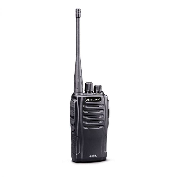 Čierna ručná krátkovlnná rádiostanica s anténou a otočnými gombíkmi na hornej strane. Viditeľný je názov značky 'Midland' a model 'G9 Pro'.