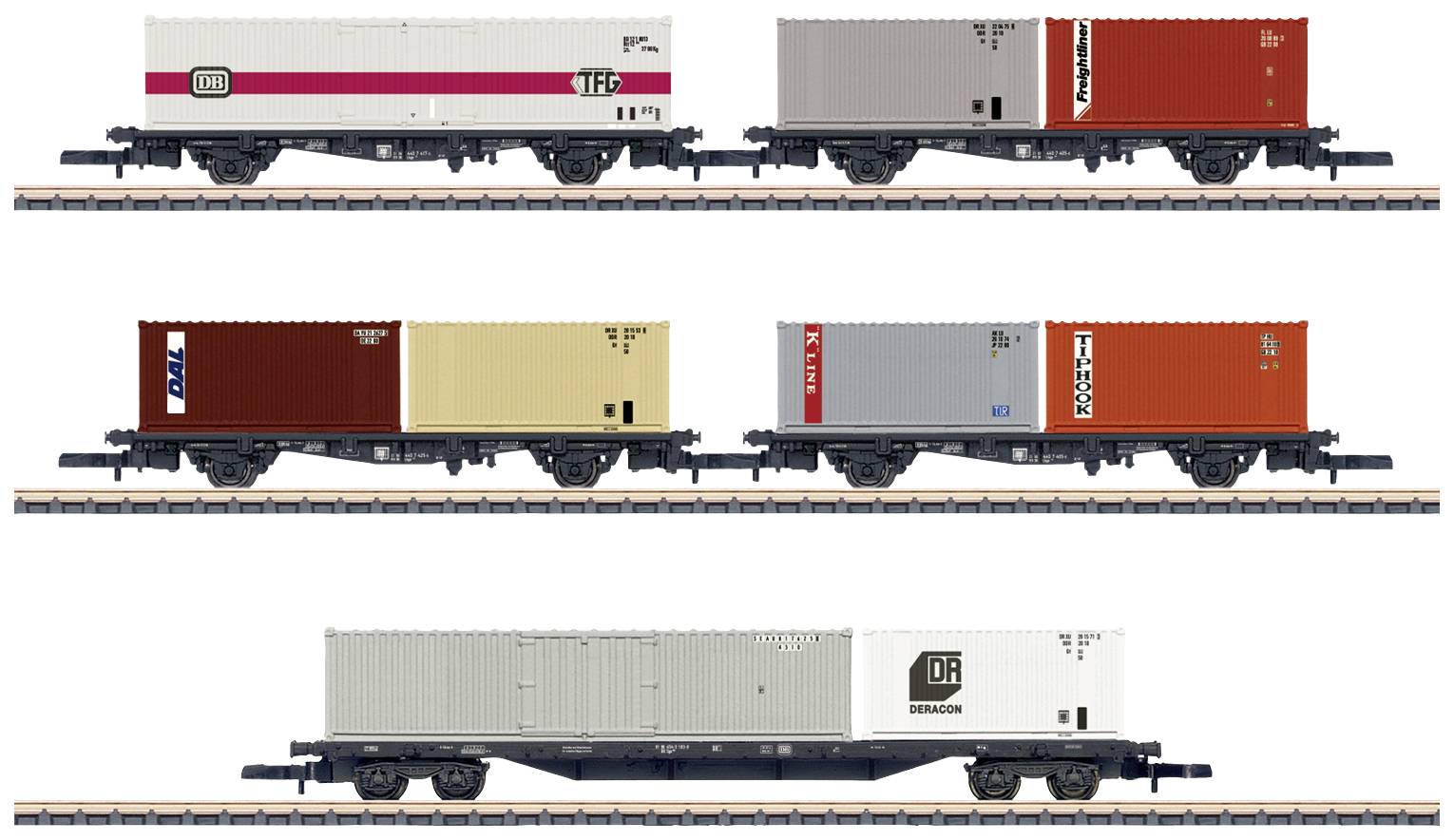 Tri modelové nákladné vagóny s rôznymi nápismi kontajnerov na koľajniciach, vrátane TLC, TRANSWAGGON a DR Traction.