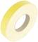 Žltá rolka lepiacej pásky pohľadená z boku. Vnútorný kartónový krúžok je viditeľný.