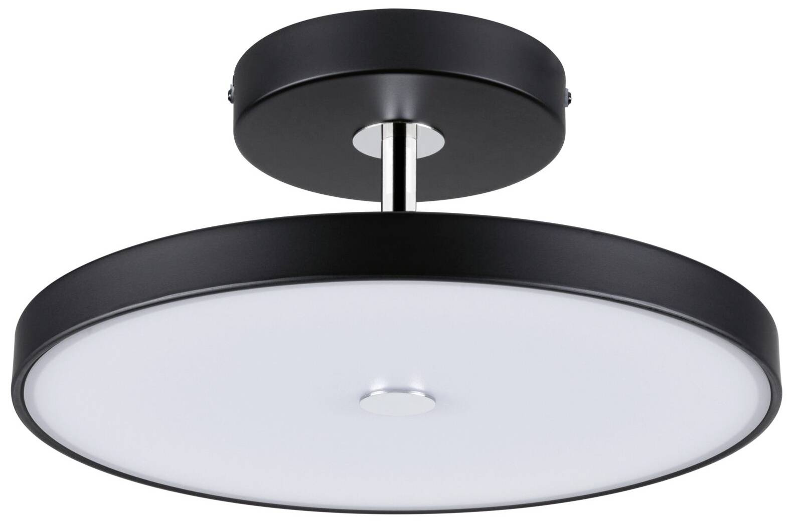 Okrúhle stropné svietidlo v čiernej farbe s širokým, plochým tienidlom z matného skla, upevnené na krátkej tyči.