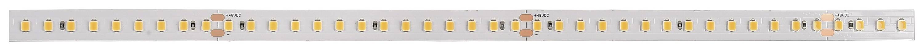 Zvinovací meter s delením na centimetre a milimetre, s oranžovým značením a kovovým obalom sa hodí na presné meranie.