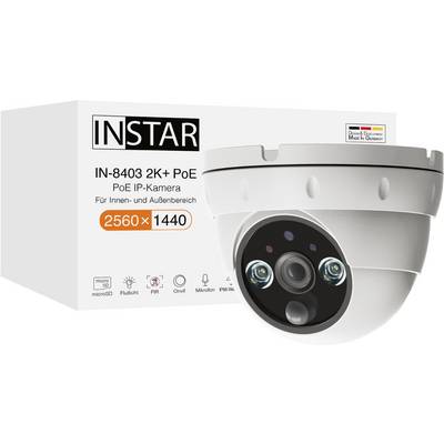 IP kamera 'IN-8403 2K+ PoE' v bielej farbe, určená pre vnútorné a vonkajšie použitie, s rozlíšením 2560x1440, a balenie v pozadí.