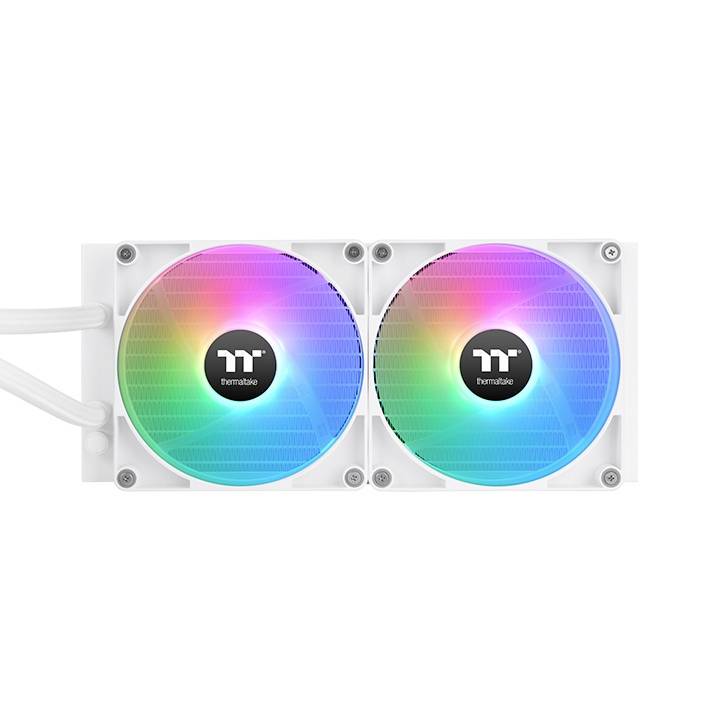 Dva okrúhle, svetelné počítačové ventilátory od Thermaltake s RGB podsvietením. Sú namontované vedľa seba v bielom počítačovom kryte.