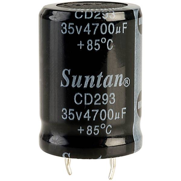 Elektrolytický kondenzátor s označením '35V 4700µF +85°C'.