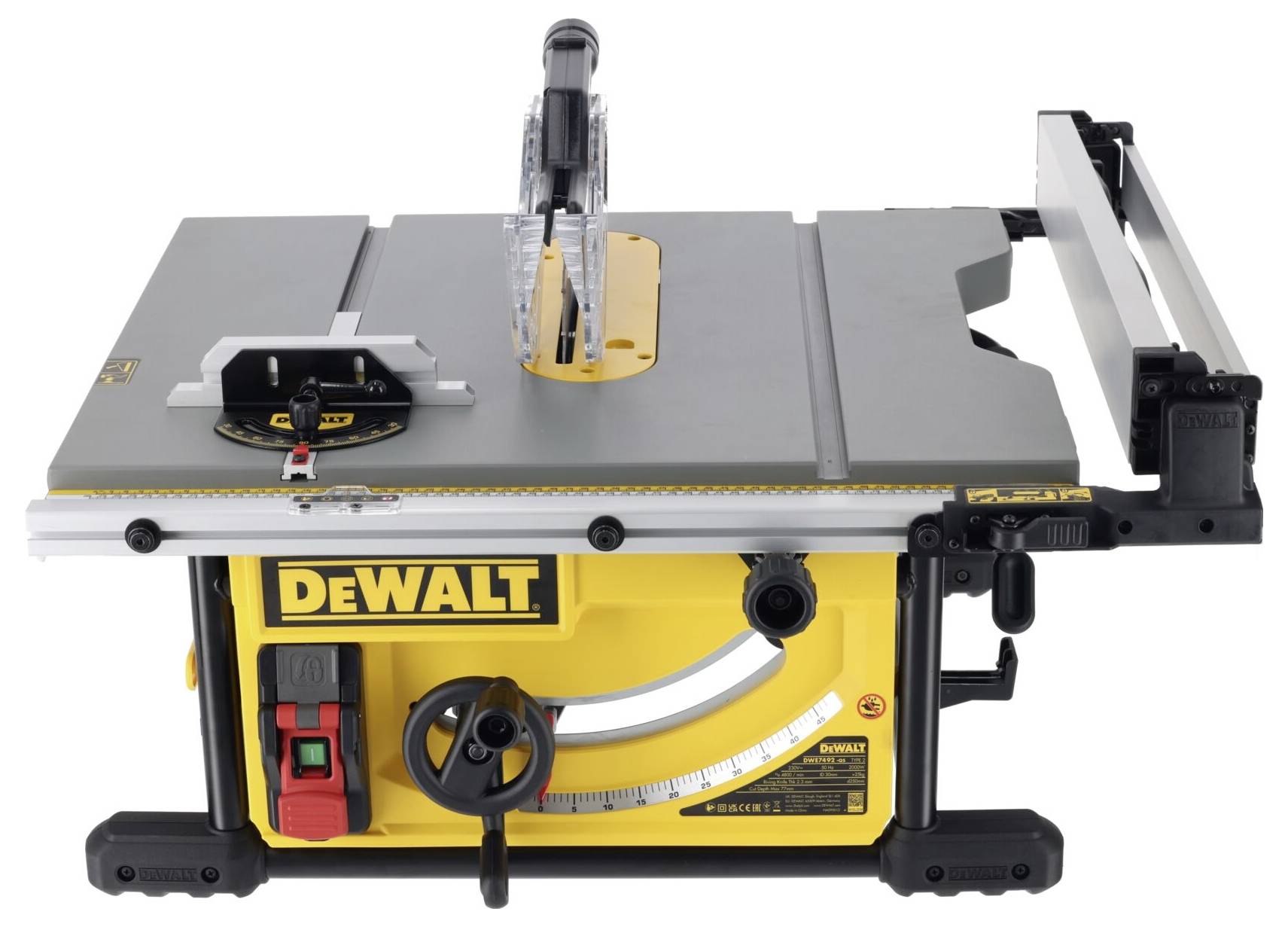 Elektrická stolná kotúčová píla so žltým krytom a čiernym logom DeWalt. Viditeľný presný navádzací systém pre prácu s drevom.