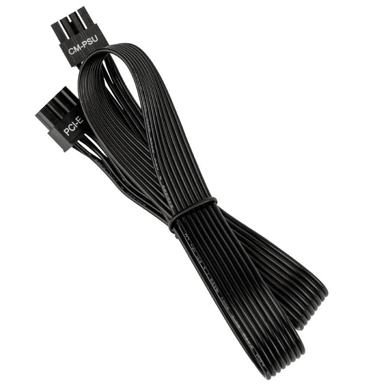 Čierny PCIe napájací kábel s nápismi 'CM-PSU' a 'PCI-E', používaný na napájanie vysoko výkonných grafických kariet.
