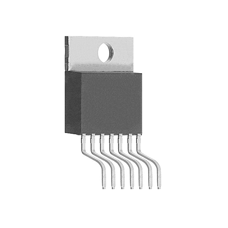 Obrázok zobrazuje čierny polovodičový čip s kovovými pinmi, ktoré sa tiahnu pod ním. Navrchu je viditeľný otvor na upevnenie.