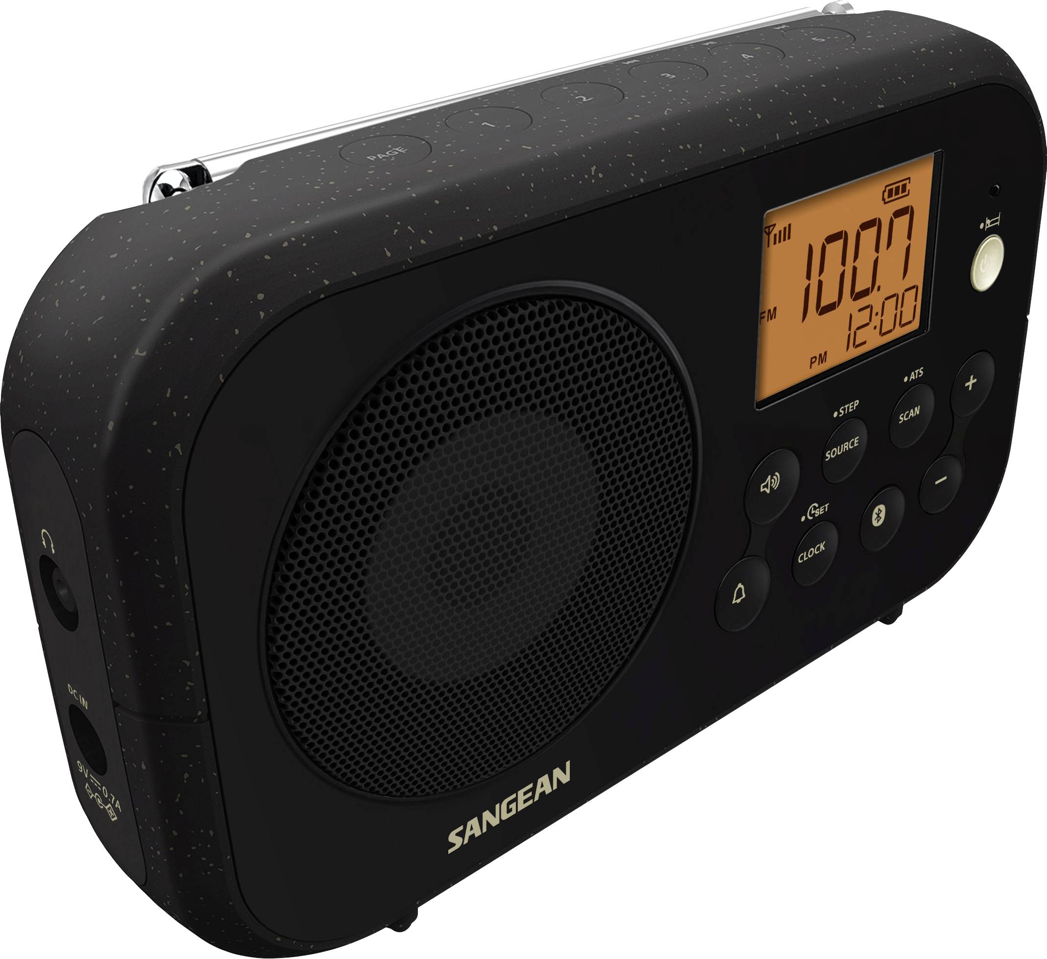 Čierne prenosné rádio s reproduktorom na ľavej strane a digitálnym displejom na pravej strane.