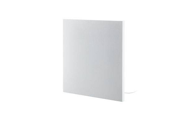 Biely, štvorcový panel s káblom trčiacim z okraja. Panel je zobrazený pred jednoduchým bielym pozadím.