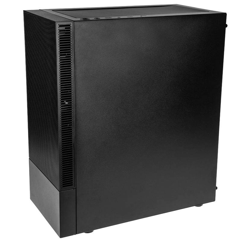 Čierna PC skrinka s hladkým povrchom a vetracími otvormi na boku.