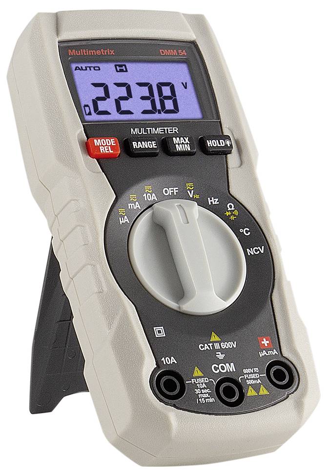 Digitálny multimeter ukazuje napäťovú hodnotu 223,8 V. Prístroj má nastavovacie gombíky a konektory pre rôzne meracie módy.