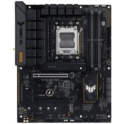 Základná doska s logom ASUS, slotmi pre RAM, soklom CPU a rozširujúcimi slotmi. Herné prvky modelu sú poznamenané.