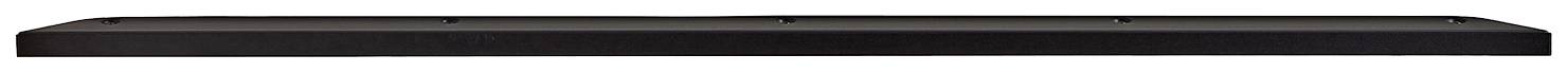 Čierna soundbar s elegantným dizajnom a viacerými reproduktorovými mriežkami, umiestnená na bielom povrchu.