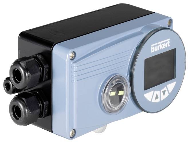 Modré elektronické zariadenie s digitálnym displejom a čiernym krytom na zadnej strane. Viditeľný firemný názov 'Bürkert'.