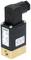 Elektromagnetický ventil od Bürkert s čiernym obdĺžnikovým krytom a mosadzným pripojením dole.