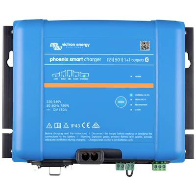 Modrý Victron Energy Phoenix Smart nabíjač s displejom a pripojovacie svorky. Nabíjacie vlastnosti: 12V, 50A, pre batérie.