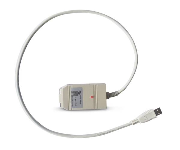 Dlhší USB kábel so štvorcovým adaptérom uprostred, ku ktorému je pripojená červená LED dióda.