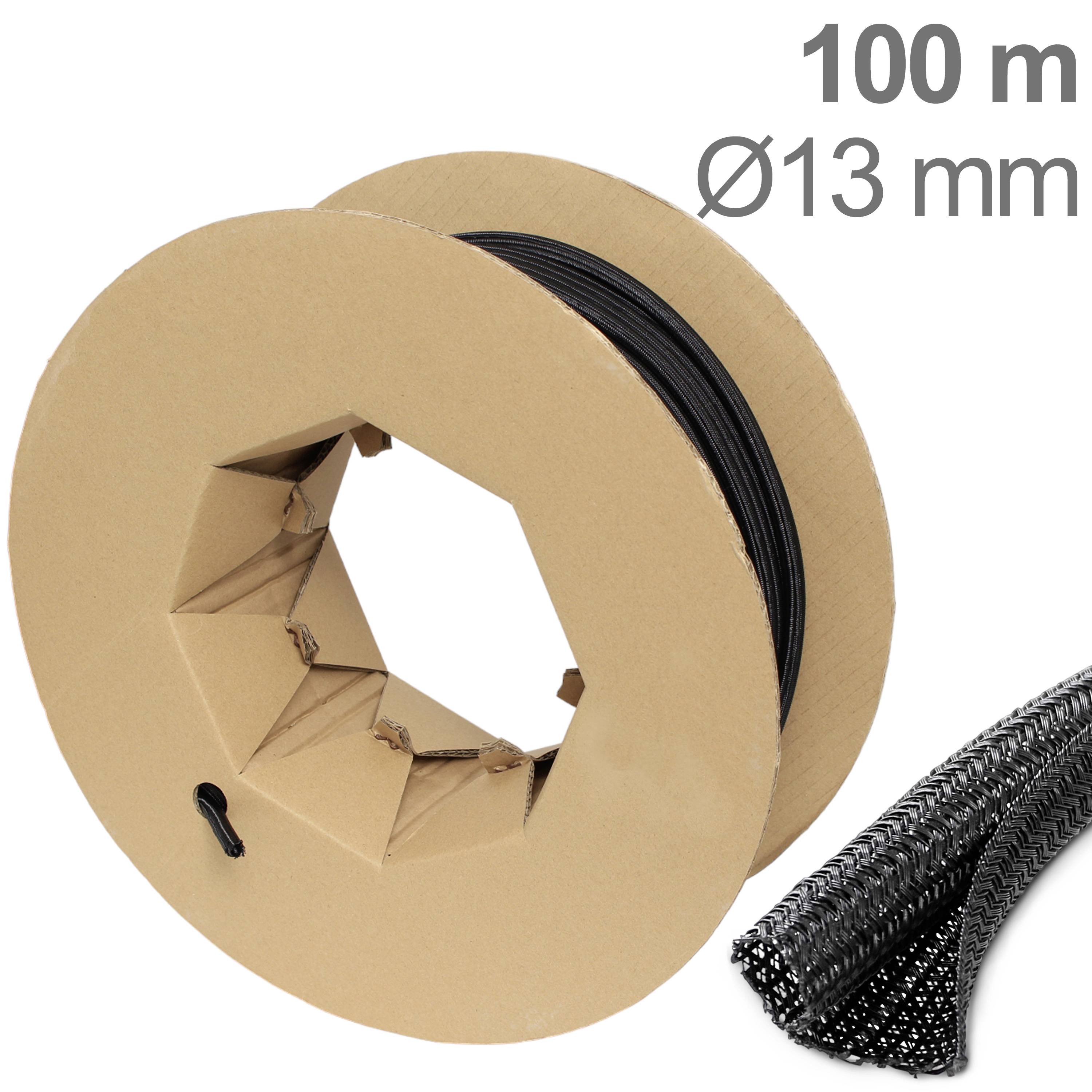 Rolka so 100 metrami čierneho káblového kanála, priemer 13 mm, zobrazená v detailnom zábere štruktúrovaného materiálu.