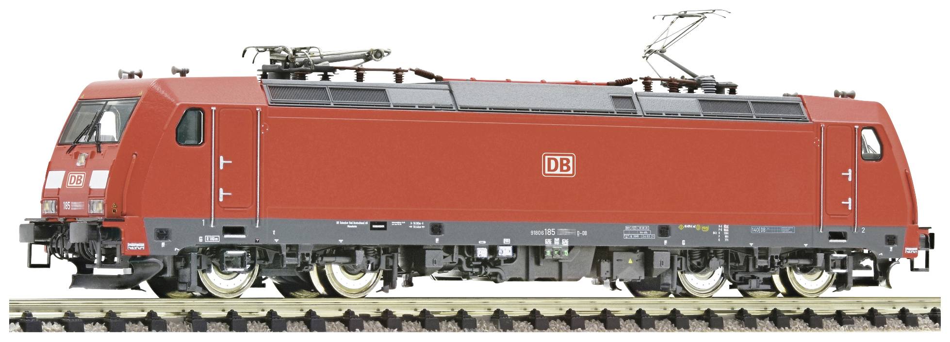 Červený vlak Nemeckých dráh (Deutsche Bahn) stojí na koľaji. Vlak má hore elektrické pantografy, ktoré sa používajú na elektrický pohon.