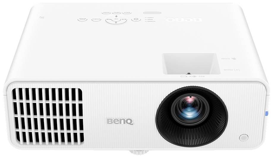 Biely projektor od BenQ so zreteľnou šošovkou a vetracími otvormi, vhodný pre prezentácie a nastavenia médií.