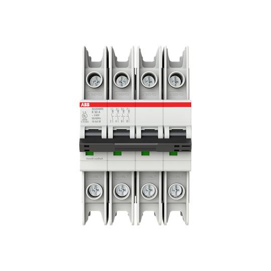 Trojpólový istič, model ABB S800, na zabezpečenie elektrických inštalácií.