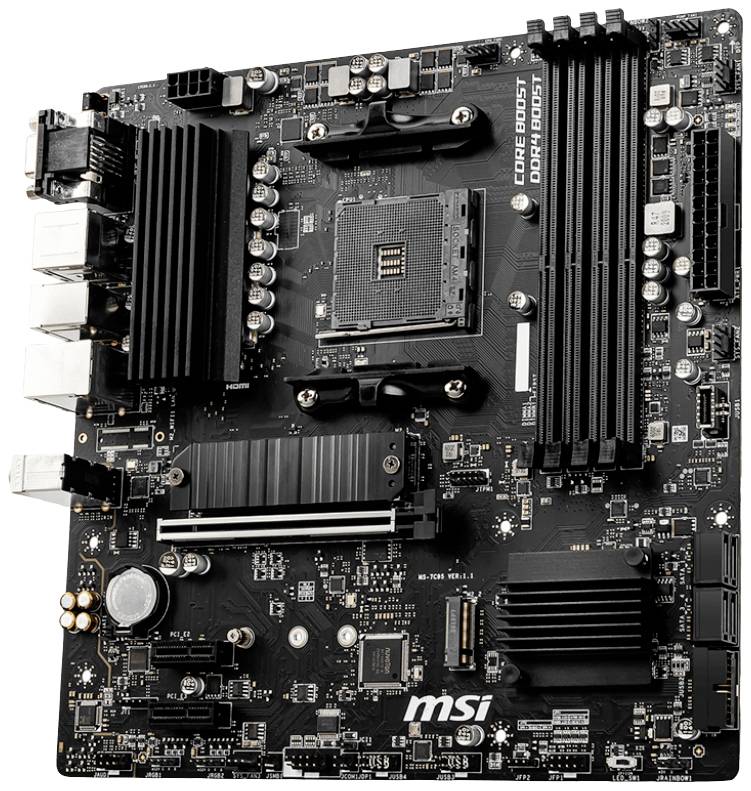 Čierna základná doska od MSI s viacerými portami a slotmi. Viditeľné nápisy 'Core Boost' a 'DDR4 Boost'.