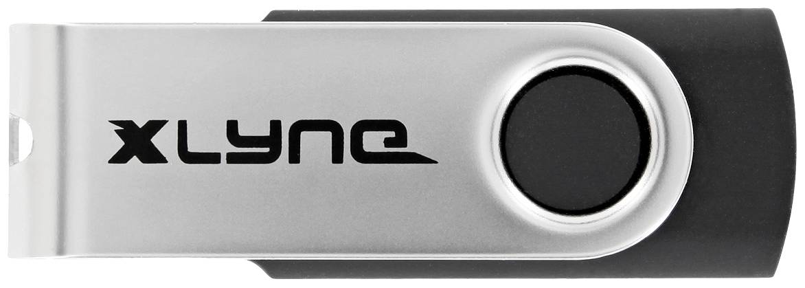 USB kľúč s nápisom 'xlyne'. Kľúč má strieborný otočný mechanizmus a čiernu gumenú rukoväť.