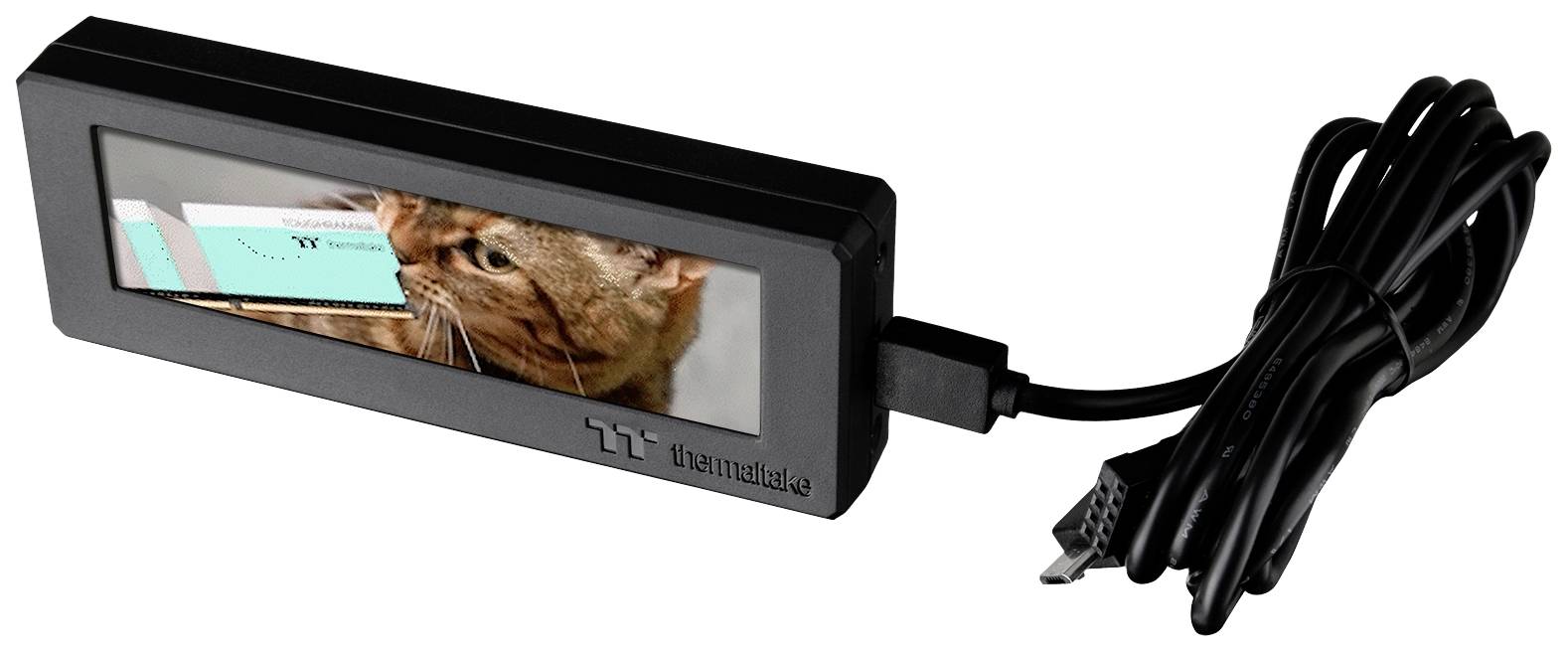 Malý obdĺžnikový displej zobrazuje obrázok mačky. Vedľa neho je USB kábel, vhodný pre počítačové monitory.