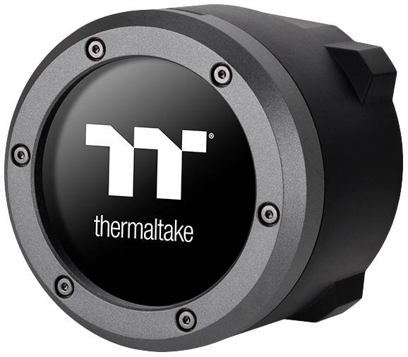 Čierny cylindrický počítačový ventilátor so strieborným okrajom, na ktorom je logo a názov značky 'thermaltake'.