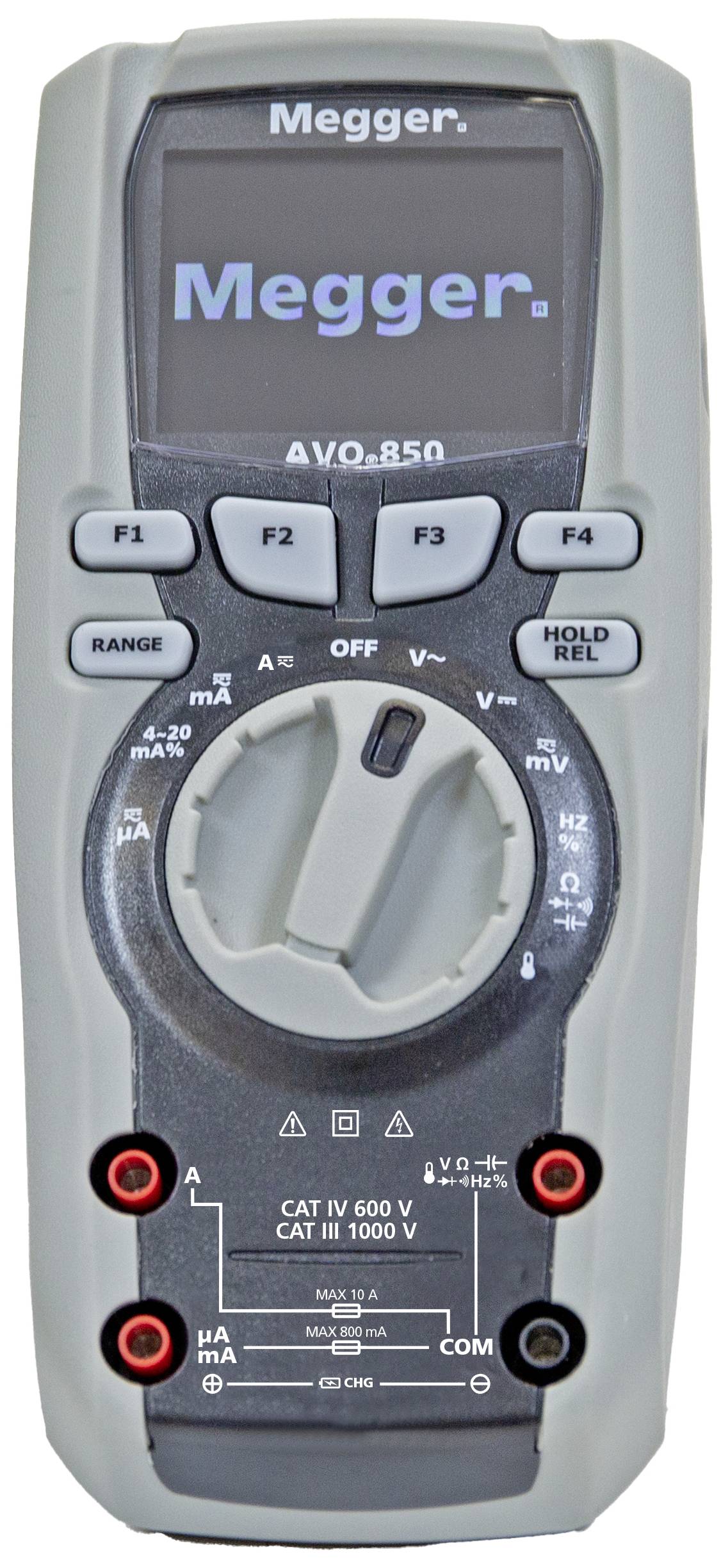 Digitálny multimeter s LCD displejom zobrazuje značku 'Megger', model AVQ-850. Má otočný prepínač s viacerými možnosťami merania a štyri konektory pre meracie káble.