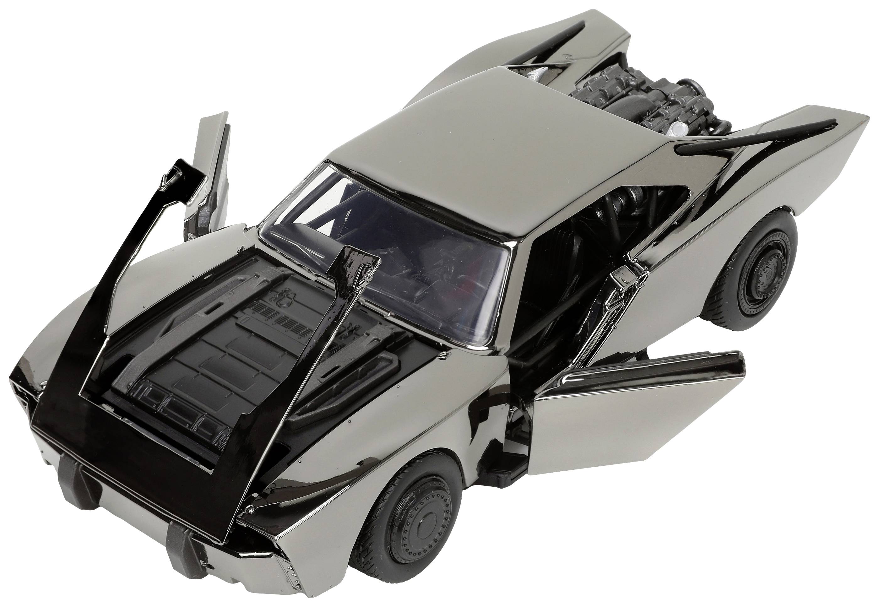 Strieborné modelové auto s otvorenými krídlovými dverami, pohľad spredu. Má detailne spracovaný motorový priestor a čierne pneumatiky.