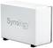 Biely sieťový úložný server Synology s modelovým číslom 'DS220j' spredu. Viditeľné sú LED indikátory stavu, siete a diskov.