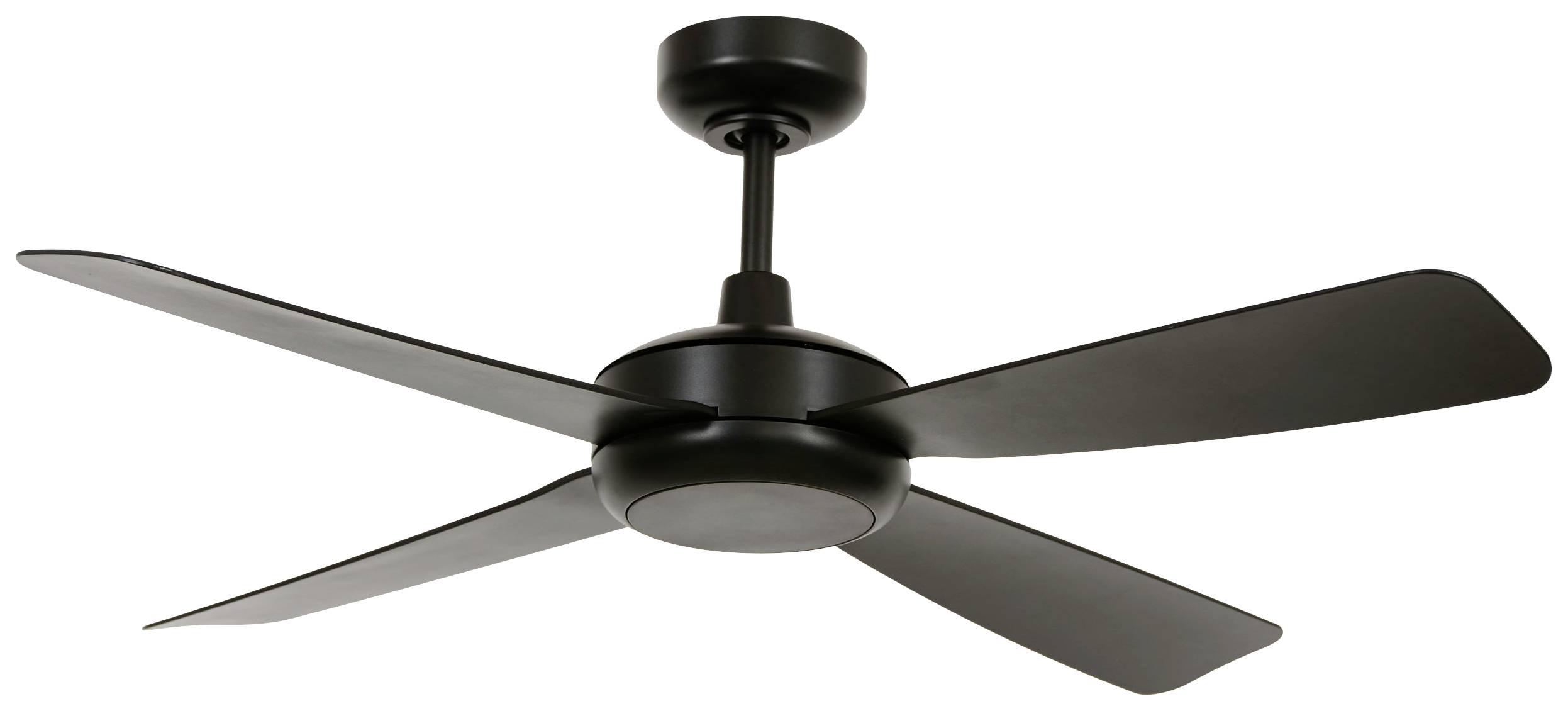 Čierny stropný ventilátor so štyrmi plochými krídlami, namontovaný na krátkej tyči.