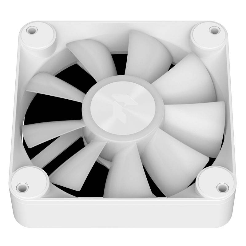 Biele štvorhranné počítačové ventilátory v detailnom zábere, s ôsmimi zahnutými lopatkami, namontované v kryte.