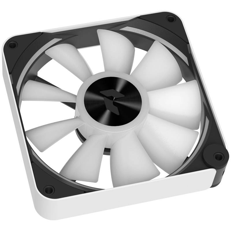 Biely počítačový ventilátor s čiernymi detailmi a centrálnym kovovým prsteňom, bez viditeľného označenia značky, v detailnom zábere.