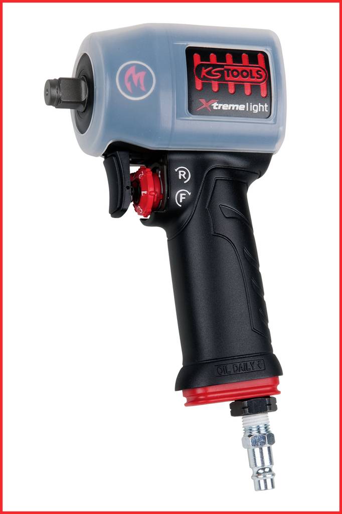 Pneumatický rázový uťahovák s ergonomickou rukoväťou a nastaviteľným krútiacim momentom, model 'KT Tools XtremeLight', určený pre automobilové opravy.