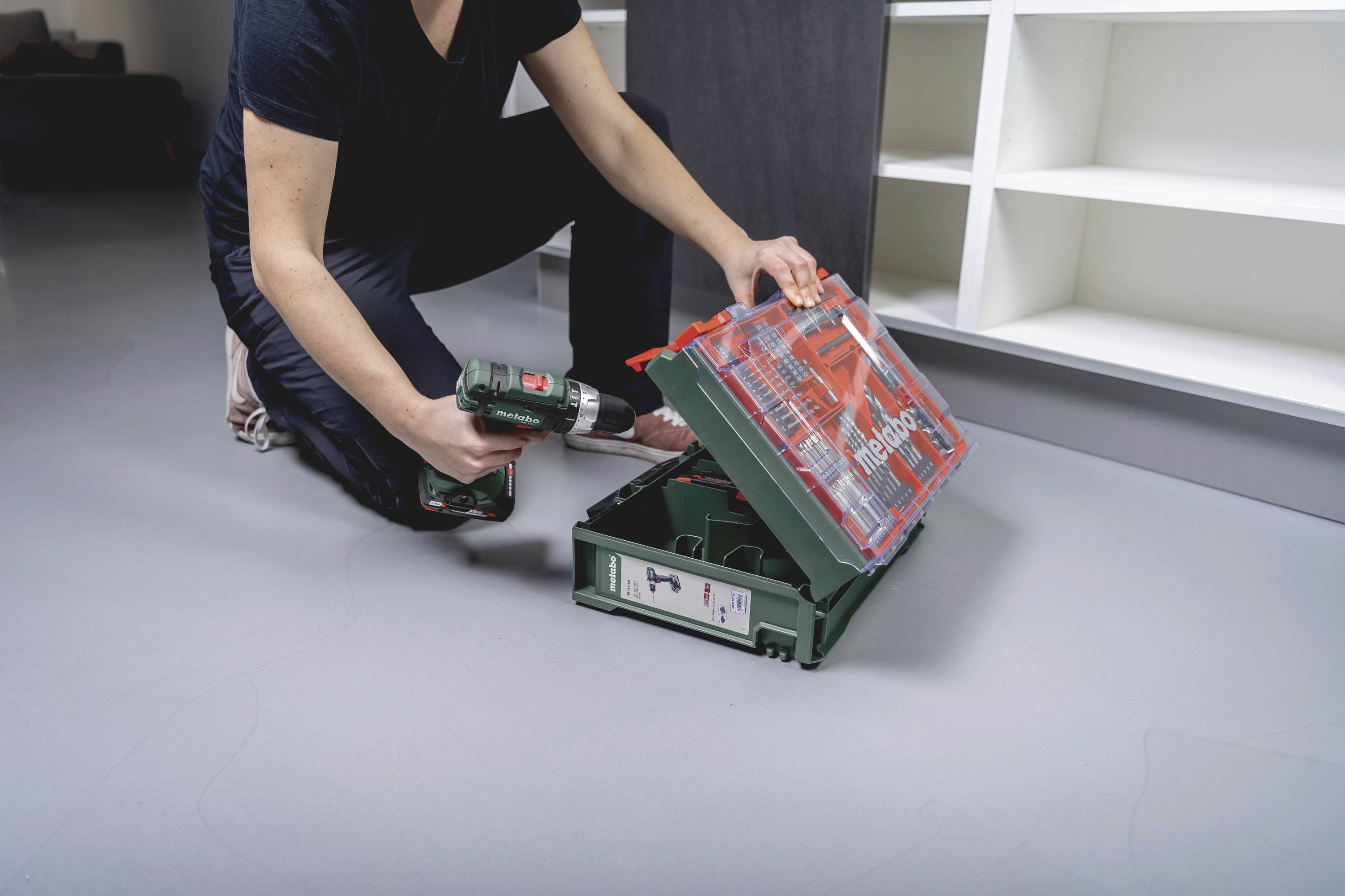 Metabo SB 18 L Set aku príklepová vŕtačka, vr. 2x aku, vr. nabíjačky, + púzdro, vr. príslušenstva, bez kefiek, 602317710-5