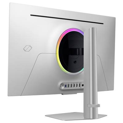 Zadný pohľad na moderný počítačový monitor s kovovým povrchom. Kruhová oblasť svieti viacerými farbami. Rôzne konektory sú viditeľné.