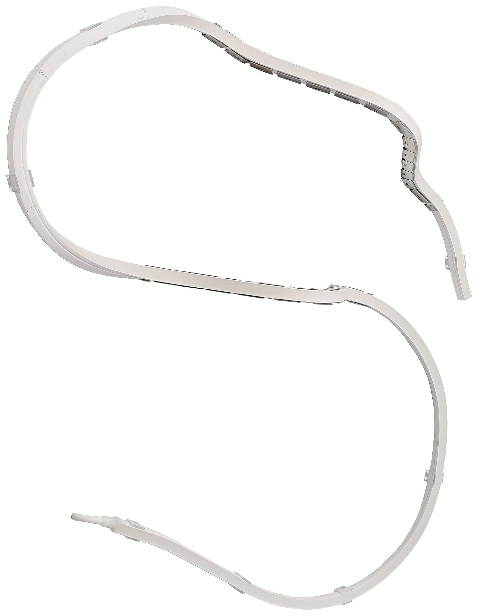 Biela, zakrivená plastová lišta v tvare S, pravdepodobne súčasť technického alebo priemyselného zariadenia.