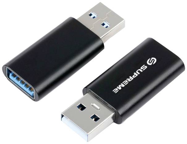 Dva USB kľúče, čierne púzdro, jeden s logom 'SUPREME'. Oba ukazujú USB konektor a porty.